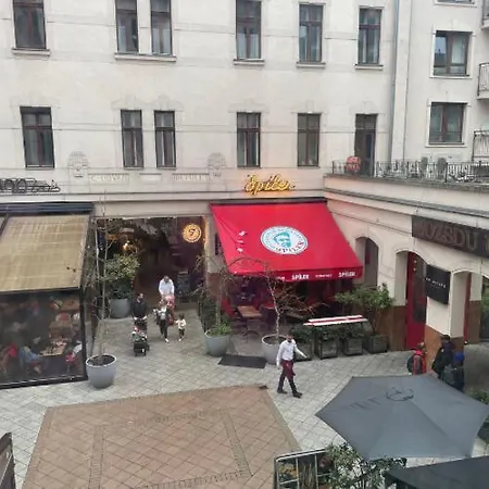 Klikk At Gozsdu Apartament